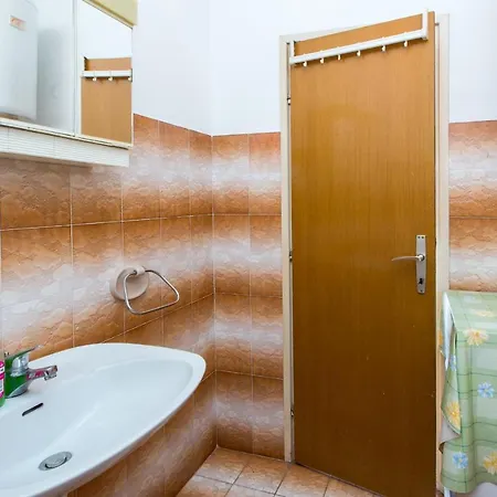 Πανσιόν Ljubica 3*