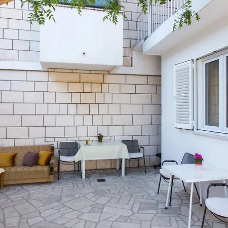 Πανσιόν Ljubica