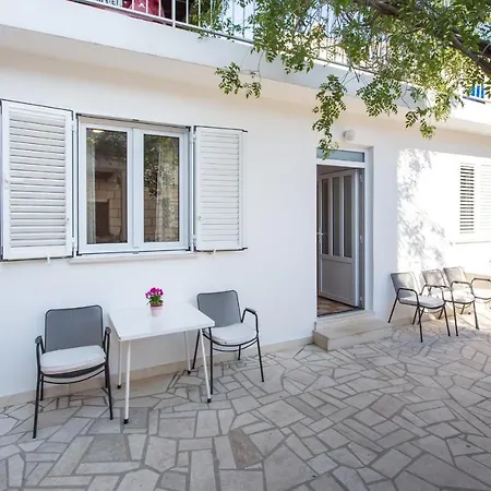 Ljubica Casa de hóspedes 3*