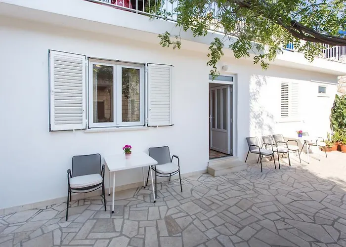 鲁比卡旅馆 招待所