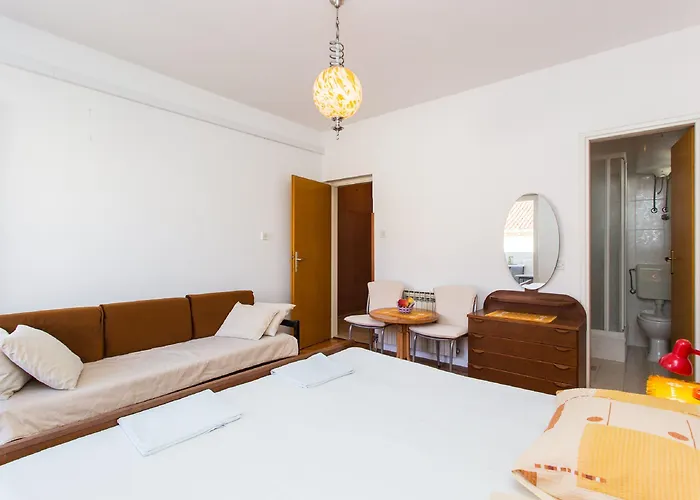 鲁比卡旅馆 招待所 3*