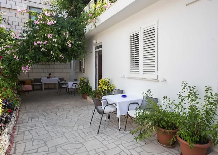 鲁比卡旅馆 招待所 3*